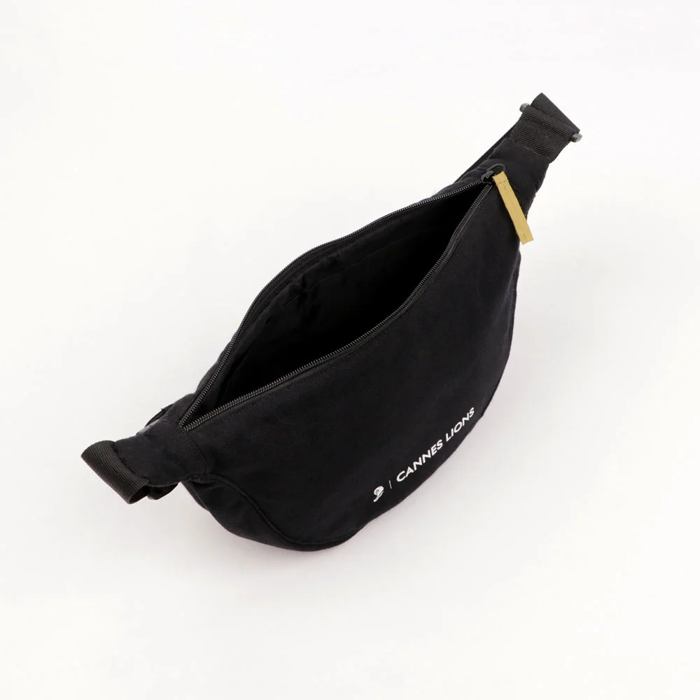 Sacs demi-lune à personnaliser en Nylon Recyclé4 Sacs demi lune a personnaliser en Nylon Recycle4